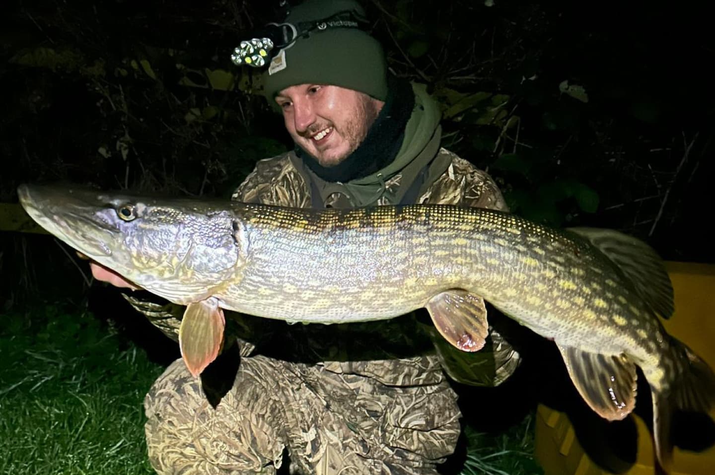 Fishing for pike at night - lure fishing for pike at night