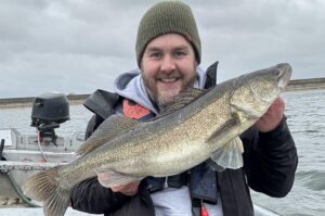 zander fishing on a big reservoir no tech