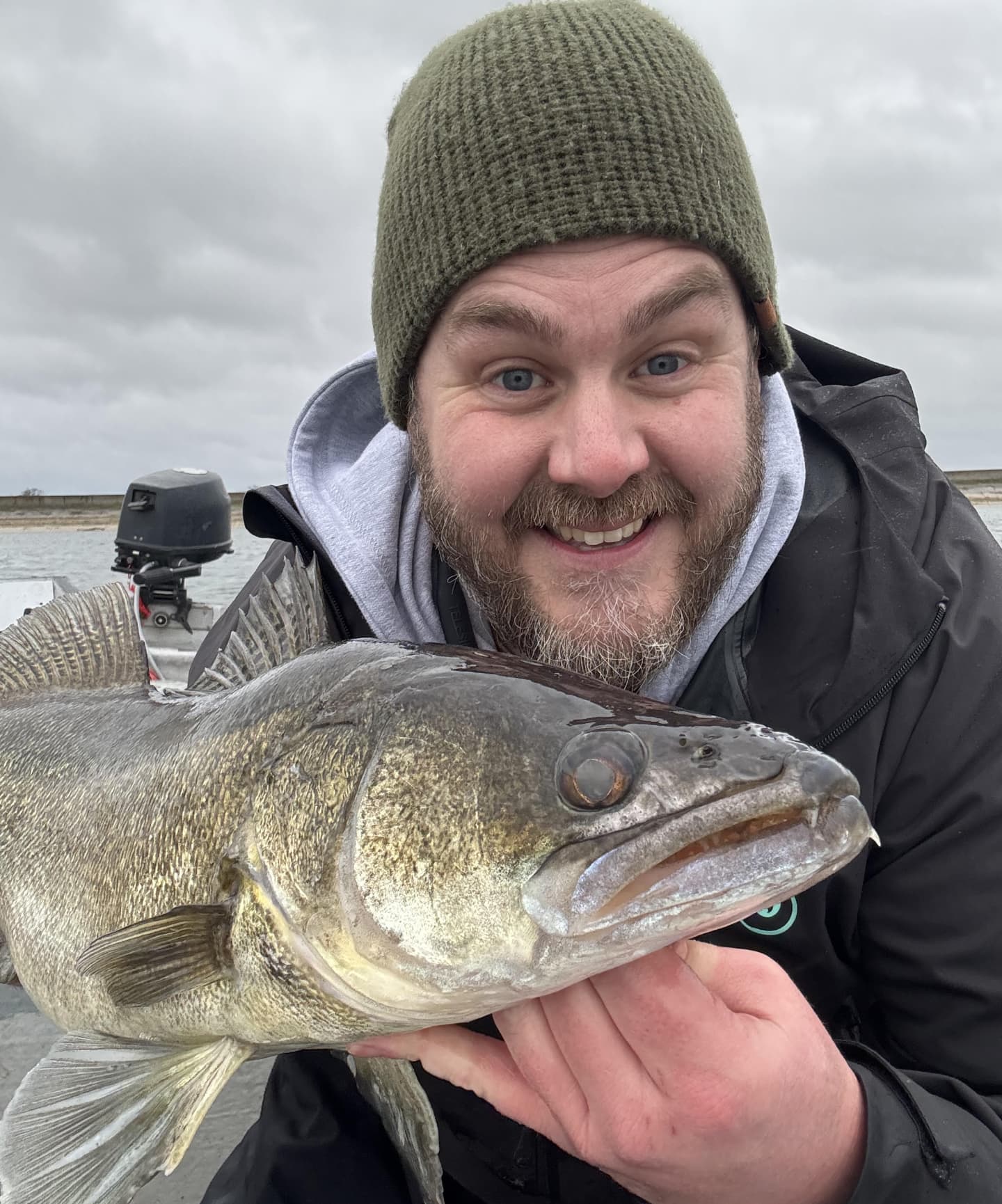 zander fishing on a big reservoir no tech